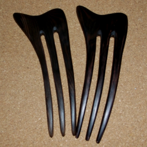 Amara Ebony 3 prong Oriental fork supplied  by Longhaired Jewels
